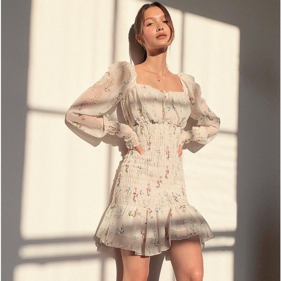 Nasty Gal Dresses & Skirts - Nasty Gal Shirred Bodycon floral tea dress size 0